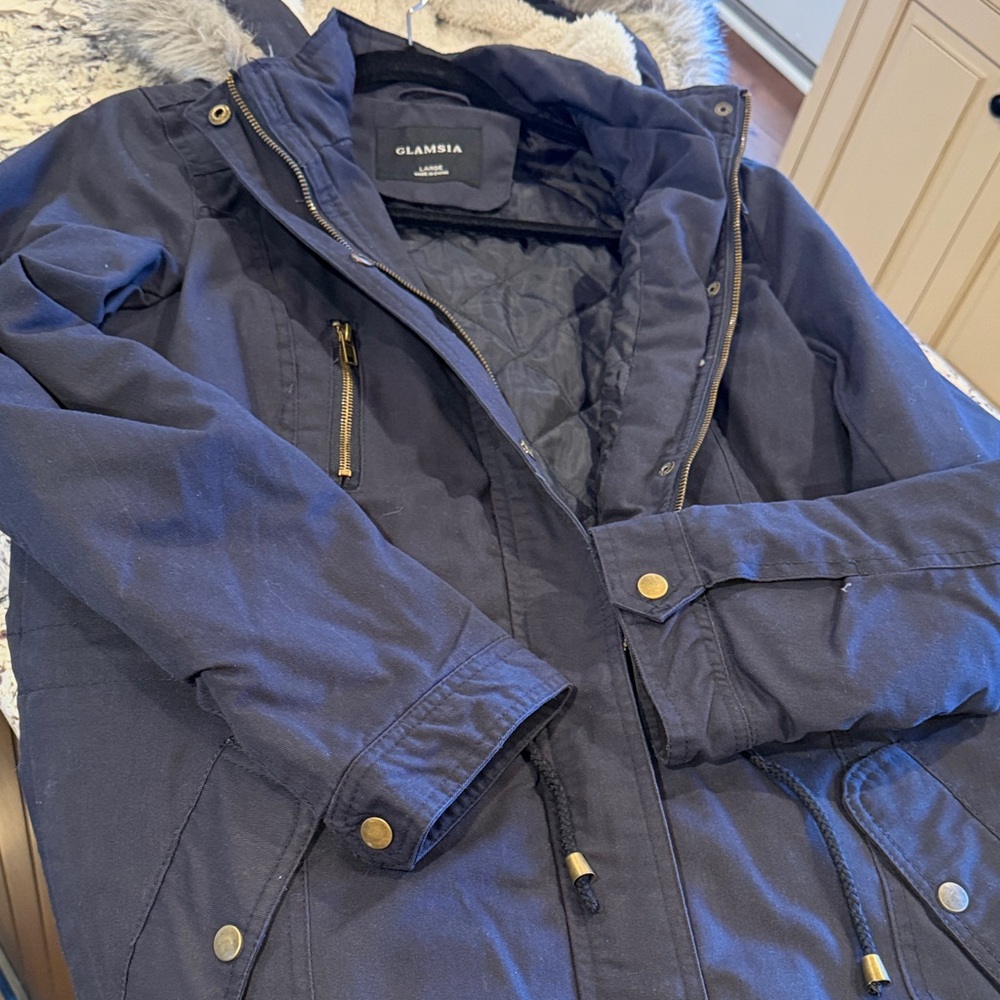 Glamsia Navy Puffer Jacket with Faux Fur Trim - Picture 2 of 3